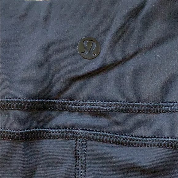 Lululemon Mesh Capri leggings - Picture 5 of 5